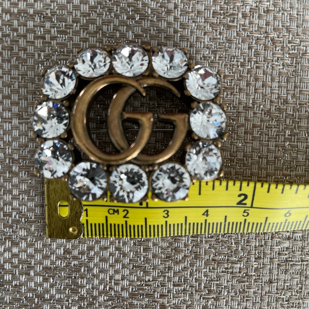 GUCCI Double GG Logo Crystal Aged Goldtone Brooch New with Box, Dustbag - Picture 7 of 9